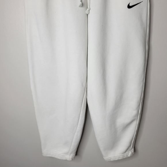 Nike High Waisted Sweatpants - Picture 5 of 11